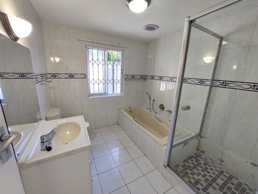 To Let 4 Bedroom Property for Rent in Claremont Western Cape